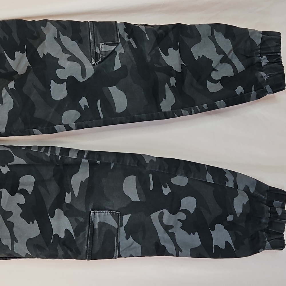 V.I.P. Camo Jogger Pants Women’s 7/8 Stretch Utility Streetwear Cargo Pockets - Picture 3 of 8